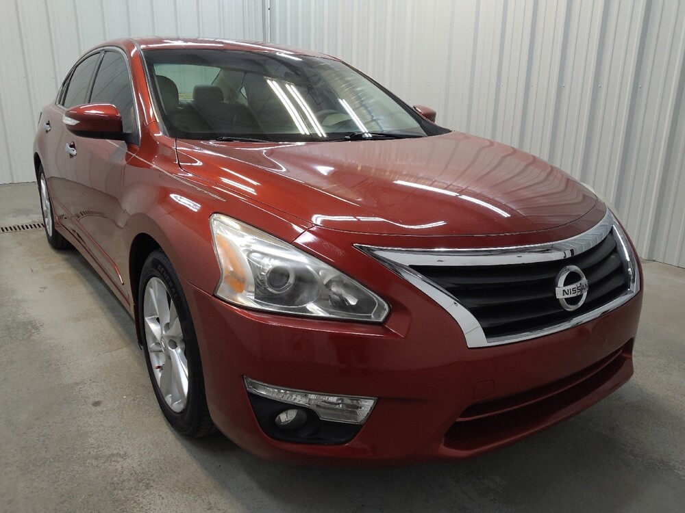 2015 Nissan Altima in Fairfield, OH 45014 - 18124791 13