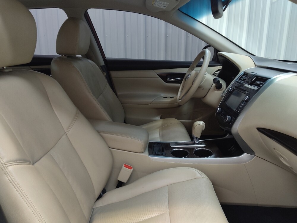 2015 Nissan Altima in Fairfield, OH 45014 - 18124791 21