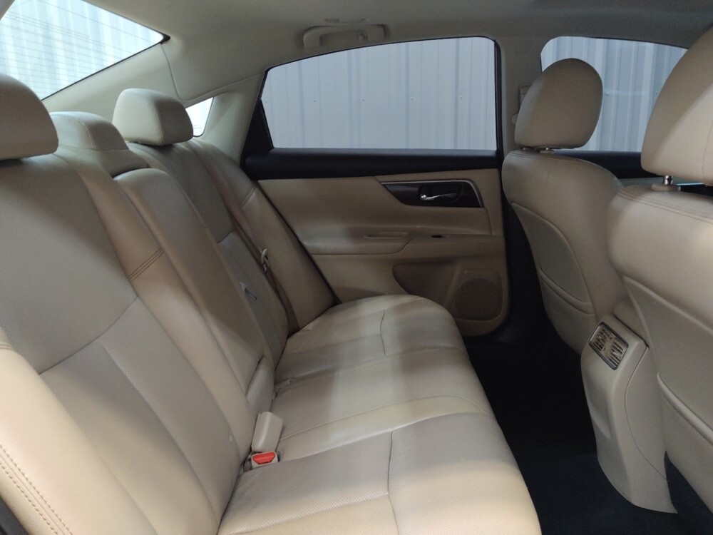 2015 Nissan Altima in Fairfield, OH 45014 - 18124791 19