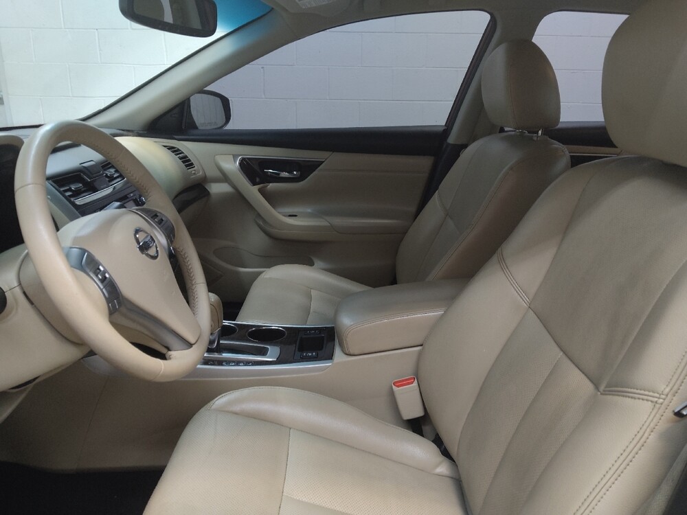 2015 Nissan Altima in Fairfield, OH 45014 - 18124791 17