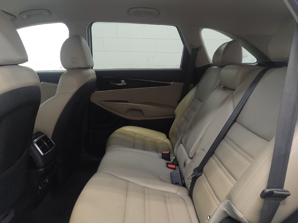 2019 Kia Sorento in Fairfield, OH 45014 - 18124792 18