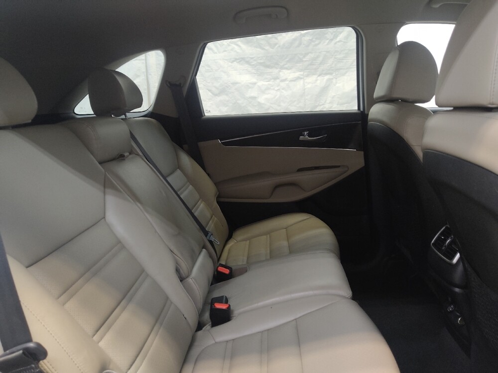 2019 Kia Sorento in Fairfield, OH 45014 - 18124792 19