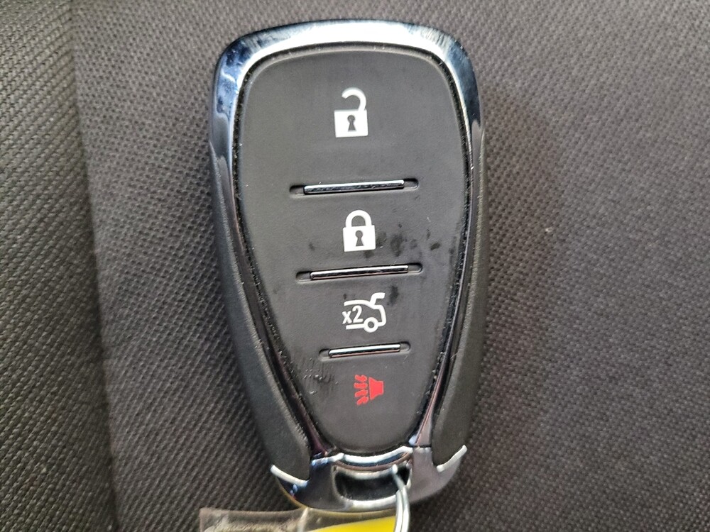 2018 Chevrolet Malibu in Toledo, OH 43617 - 18124797 32