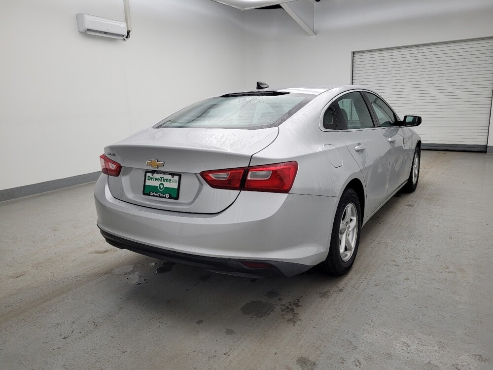 2018 Chevrolet Malibu in Toledo, OH 43617 - 18124797 9