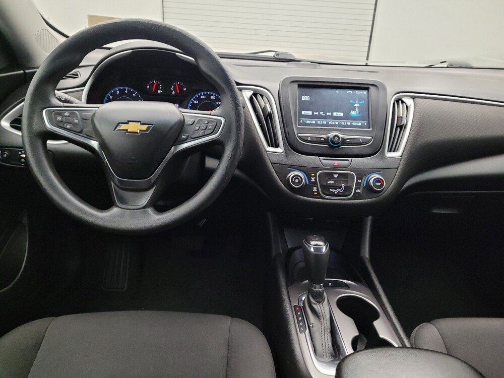 2018 Chevrolet Malibu in Toledo, OH 43617 - 18124797 22
