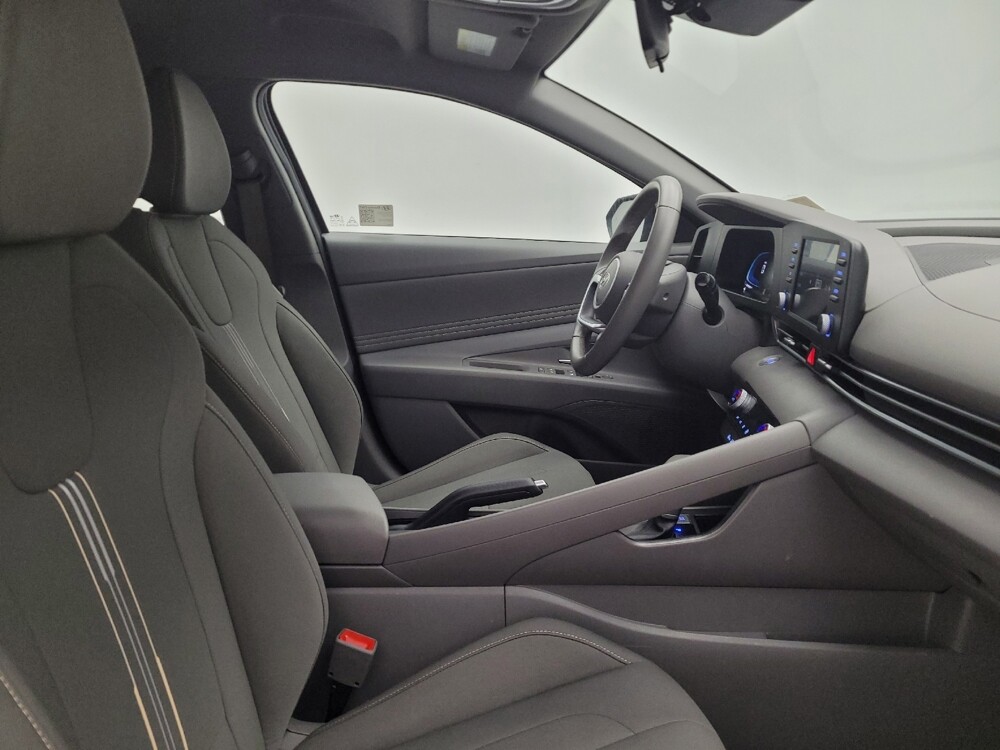 2025 Hyundai Elantra in Toledo, OH 43617 - 18124799 21