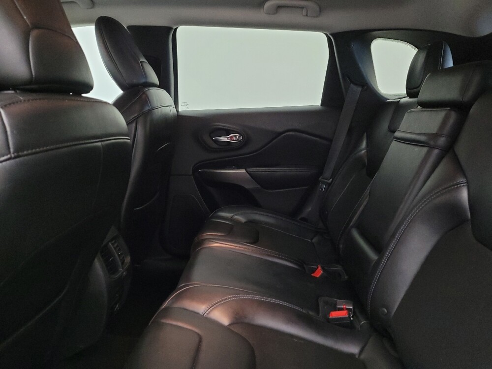 2019 Jeep Cherokee in Toledo, OH 43617 - 18124800 18