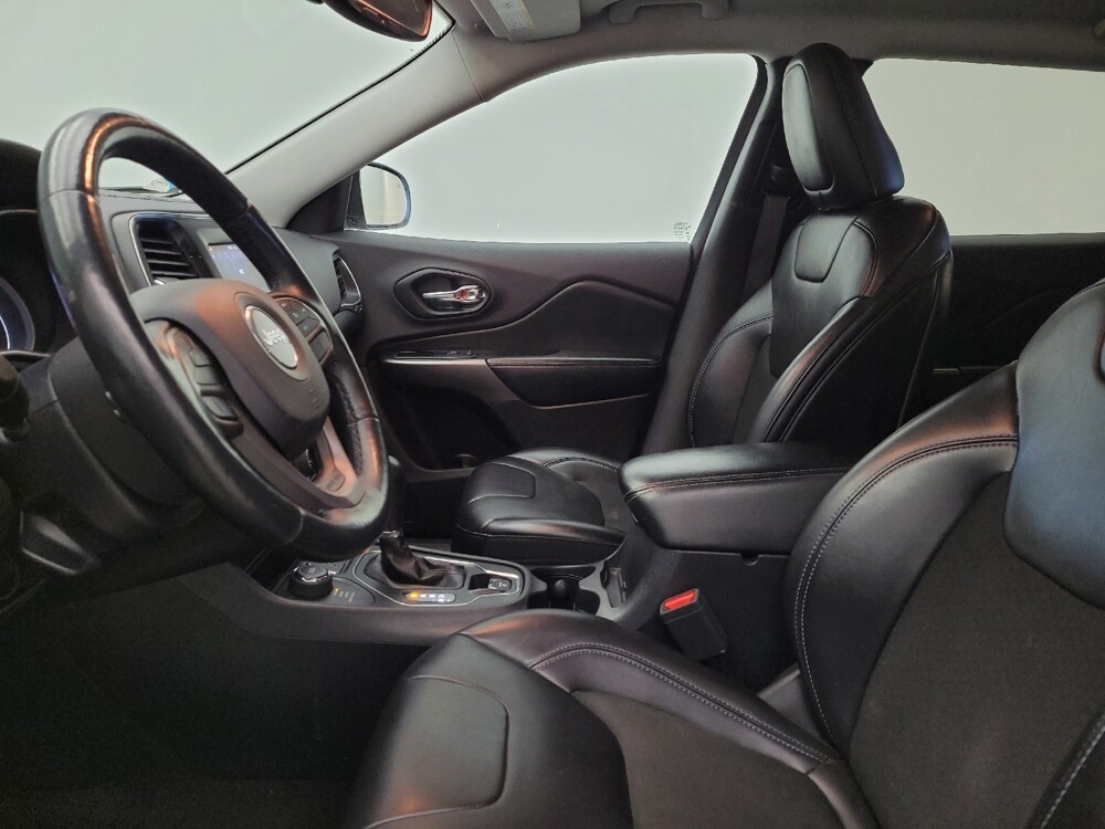 2019 Jeep Cherokee in Toledo, OH 43617 - 18124800 17