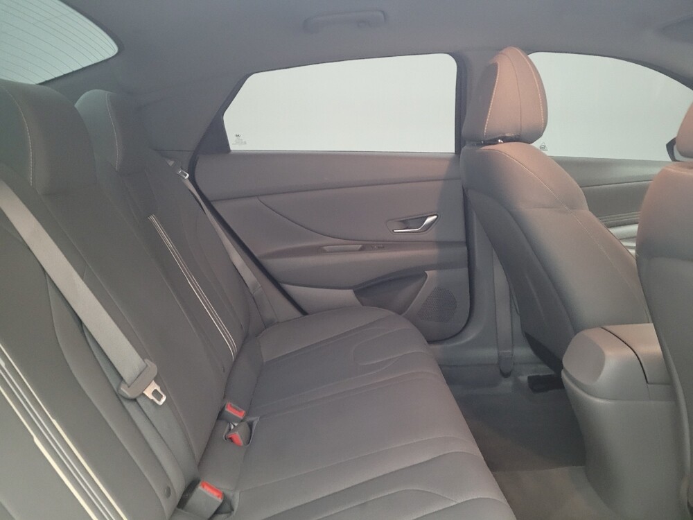 2022 Hyundai Elantra in Toledo, OH 43617 - 18124803 19