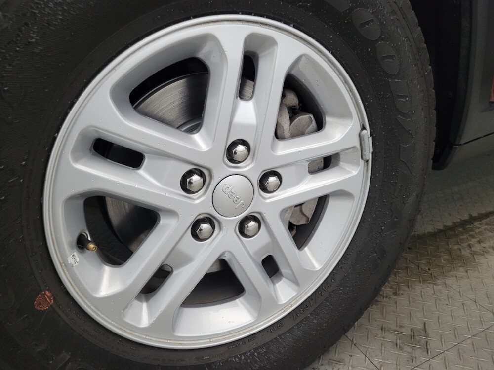 2023 Jeep Grand Cherokee in Pittsburgh, PA 15236 - 18124811 31