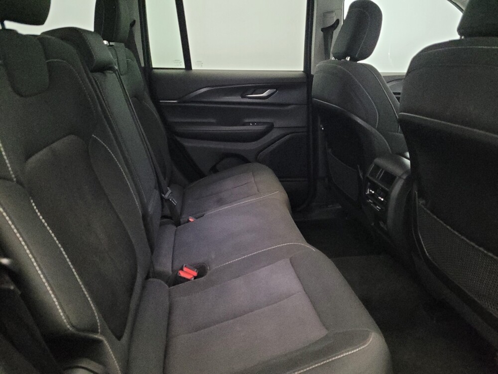 2023 Jeep Grand Cherokee in Pittsburgh, PA 15236 - 18124811 19