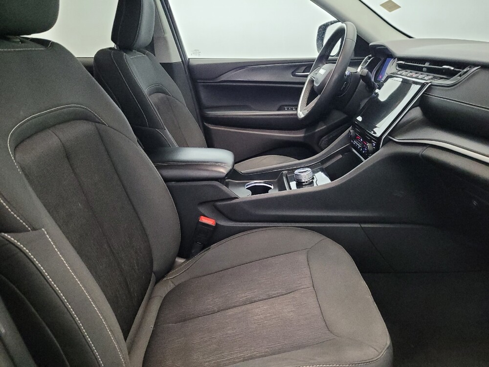 2023 Jeep Grand Cherokee in Pittsburgh, PA 15236 - 18124811 21