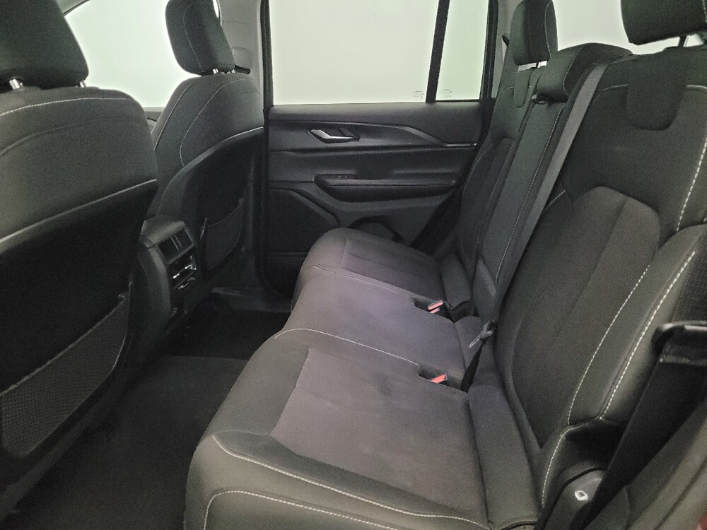 2023 Jeep Grand Cherokee in Pittsburgh, PA 15236 - 18124811 18