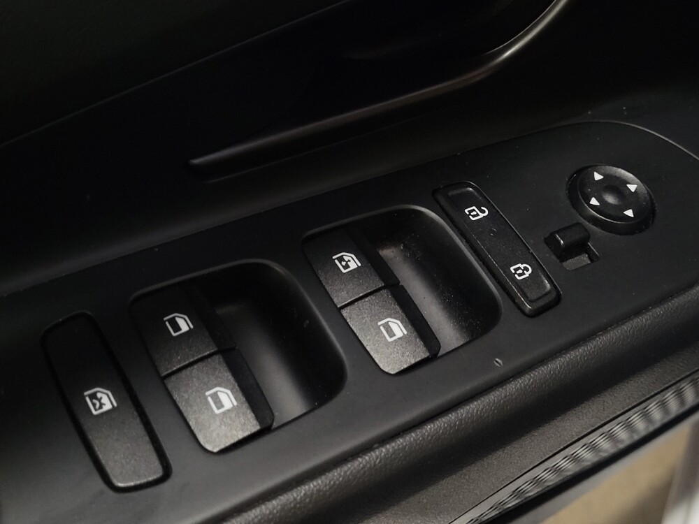 2025 Hyundai Elantra in Pittsburgh, PA 15236 - 18124844 27