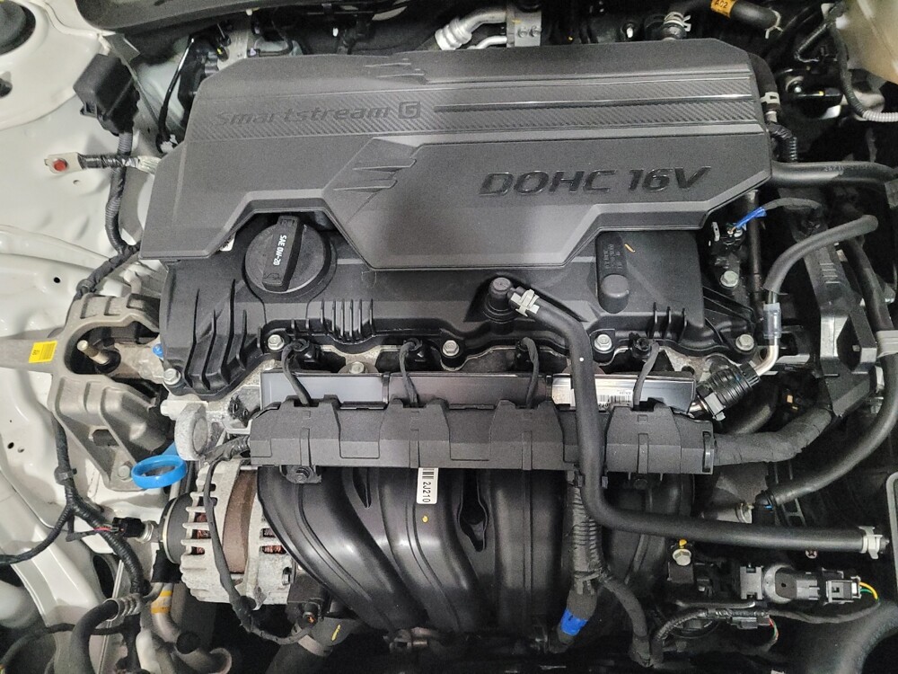 2025 Hyundai Elantra in Pittsburgh, PA 15236 - 18124844 30