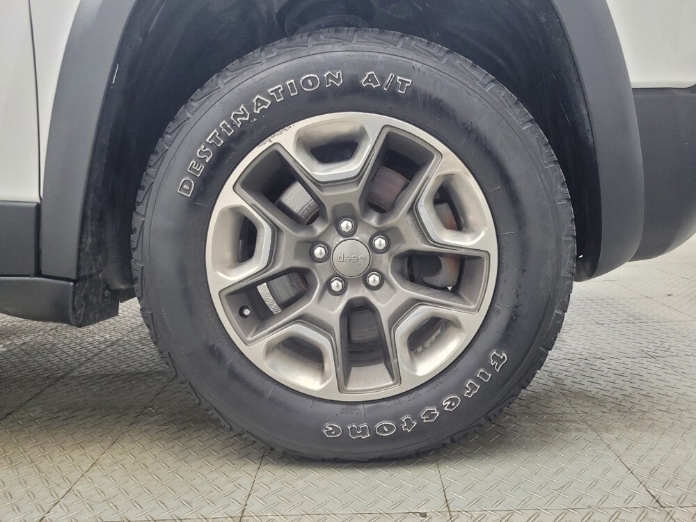 2019 Jeep Cherokee in Indianapolis, IN 46219 - 18124854 31