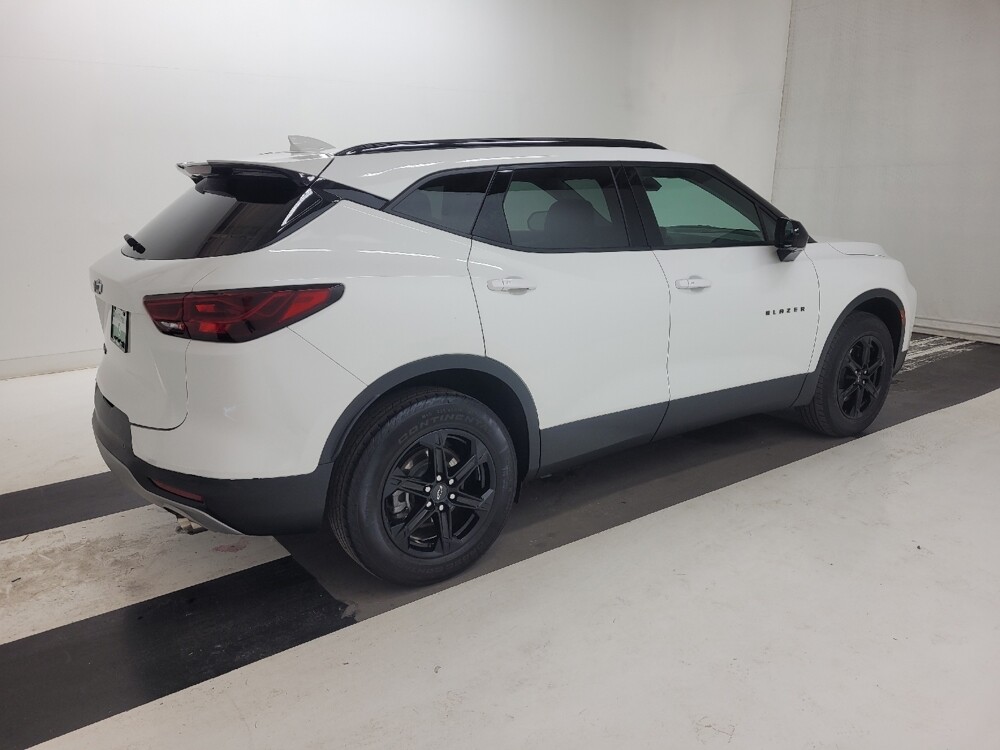 2024 Chevrolet Blazer in St. Louis, MO 63125 - 18124867 10