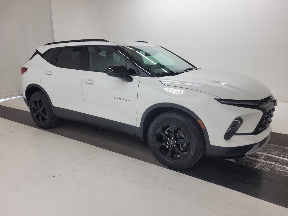 2024 Chevrolet Blazer in St. Louis, MO 63125 - 18124867 11