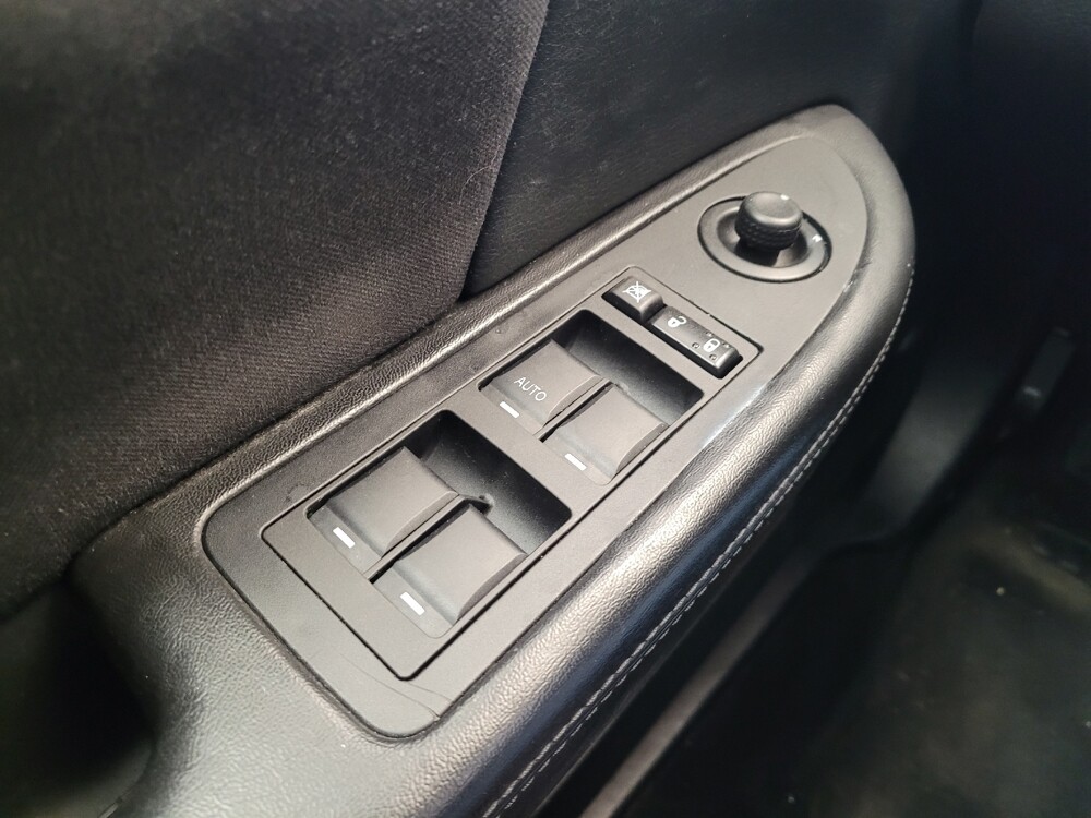 2013 Chrysler 200 in Toledo, OH 43617 - 18124882 27