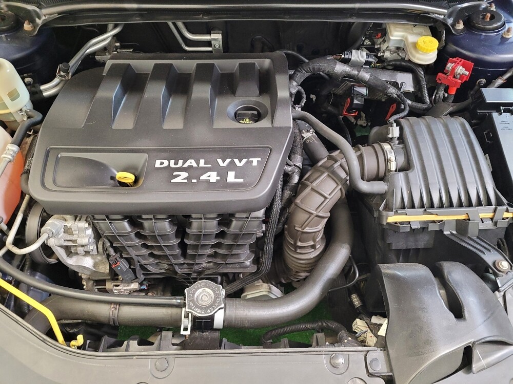 2013 Chrysler 200 in Toledo, OH 43617 - 18124882 30