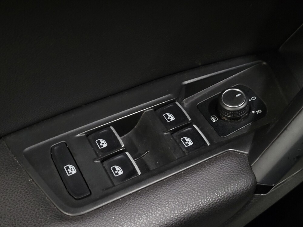 2019 Volkswagen Tiguan in Pittsburgh, PA 15236 - 18124888 27