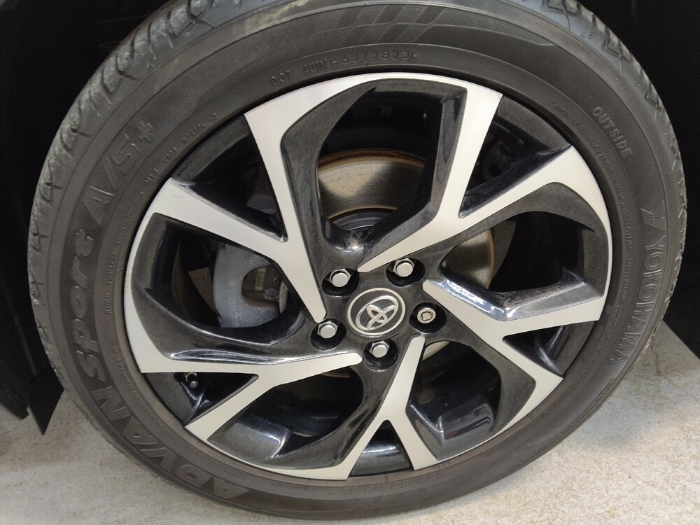 2018 Toyota C-HR in Fairfield, OH 45014 - 18124911 31