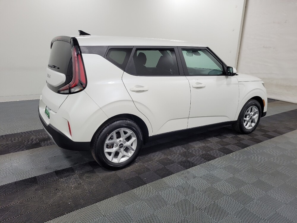 2025 Kia Soul in Allentown, PA 18103 - 18124915 10
