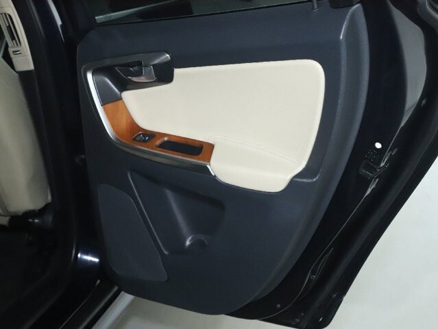 2017 Volvo XC60 in Bedford, OH 44146 - 18124923 32