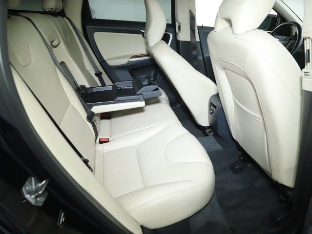 2017 Volvo XC60 in Bedford, OH 44146 - 18124923 33