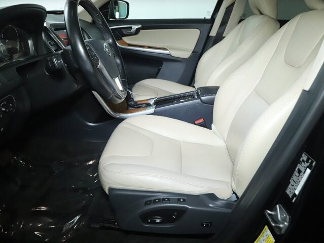 2017 Volvo XC60 in Bedford, OH 44146 - 18124923 19