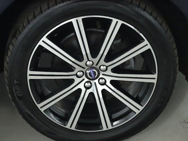 2017 Volvo XC60 in Bedford, OH 44146 - 18124923 10