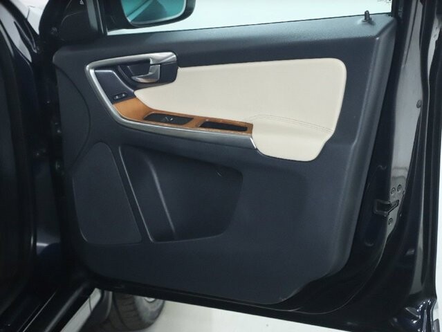 2017 Volvo XC60 in Bedford, OH 44146 - 18124923 34