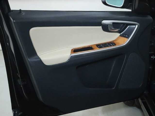 2017 Volvo XC60 in Bedford, OH 44146 - 18124923 16