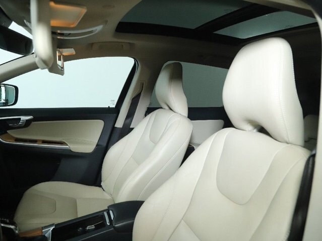 2017 Volvo XC60 in Bedford, OH 44146 - 18124923 21