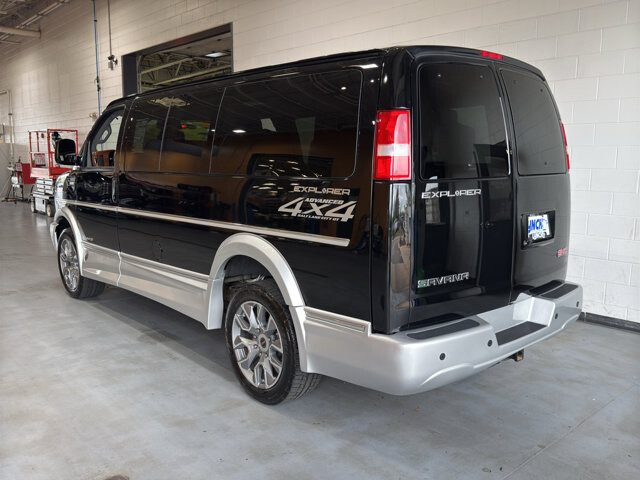 2023 GMC Savana 2500 in Burlington, WI 53105 - 18124945 3