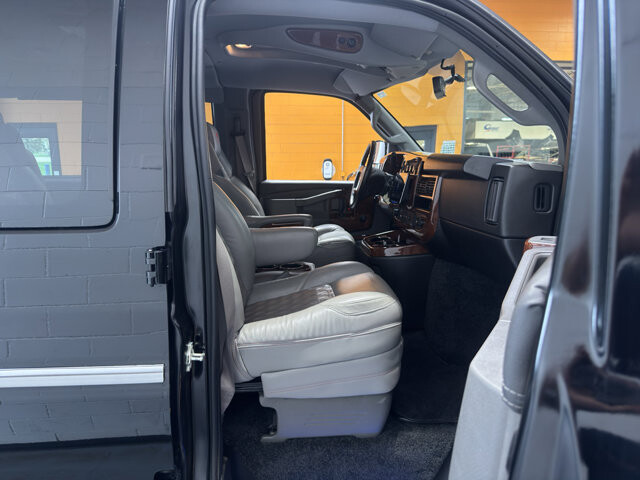 2023 GMC Savana 2500 in Burlington, WI 53105 - 18124945 18