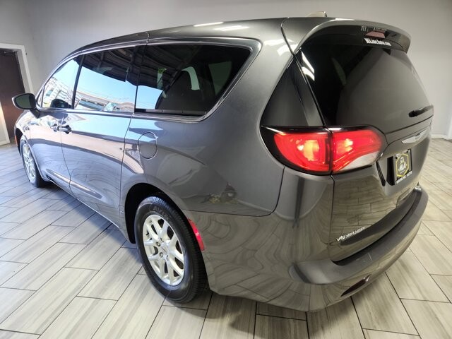 2023 Chrysler Voyager in Cinnaminson, NJ 08077 - 18124947 3