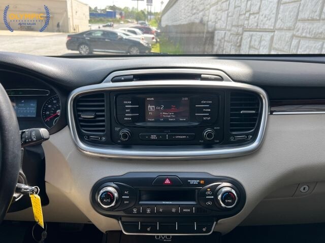 2016 Kia Sorento in Decatur, GA 30032 - 18124965 28