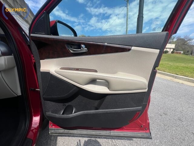 2016 Kia Sorento in Decatur, GA 30032 - 18124965 35