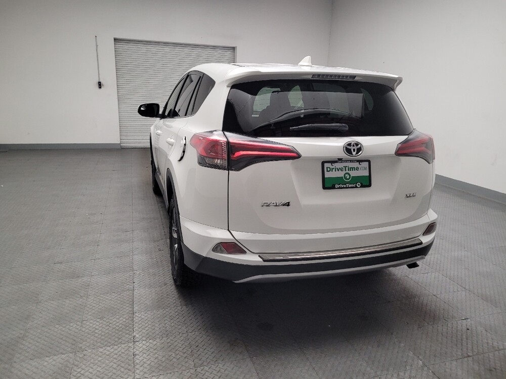 2018 Toyota RAV4 in Fresno, CA 93726 - 18124980 6