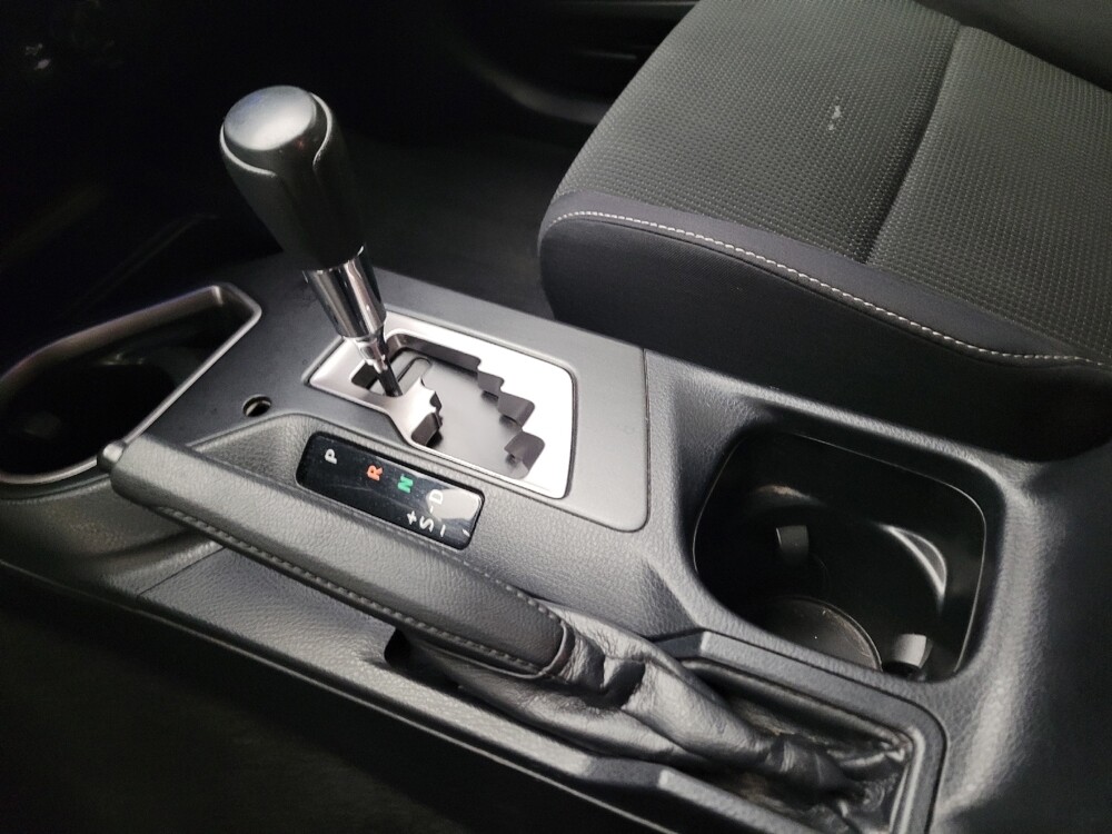 2018 Toyota RAV4 in Fresno, CA 93726 - 18124980 26