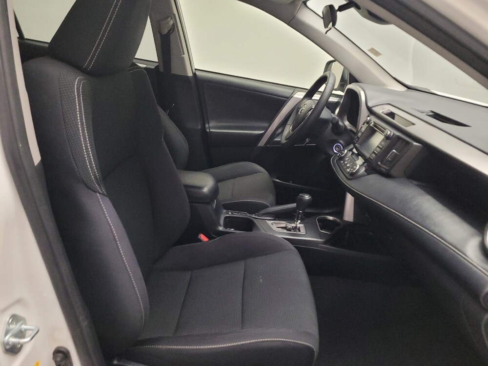 2018 Toyota RAV4 in Fresno, CA 93726 - 18124980 21