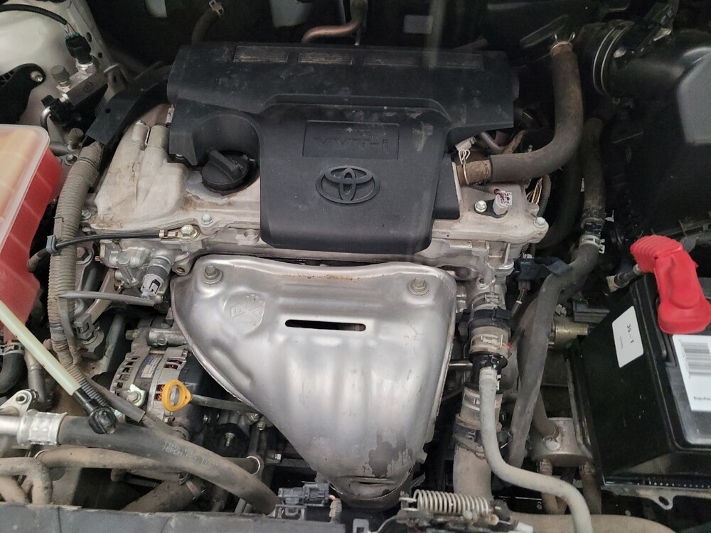 2018 Toyota RAV4 in Fresno, CA 93726 - 18124980 30