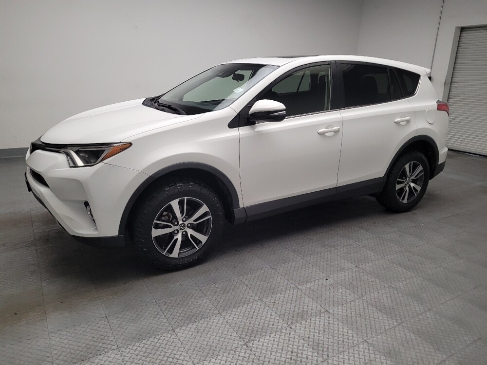 2018 Toyota RAV4 in Fresno, CA 93726 - 18124980 2