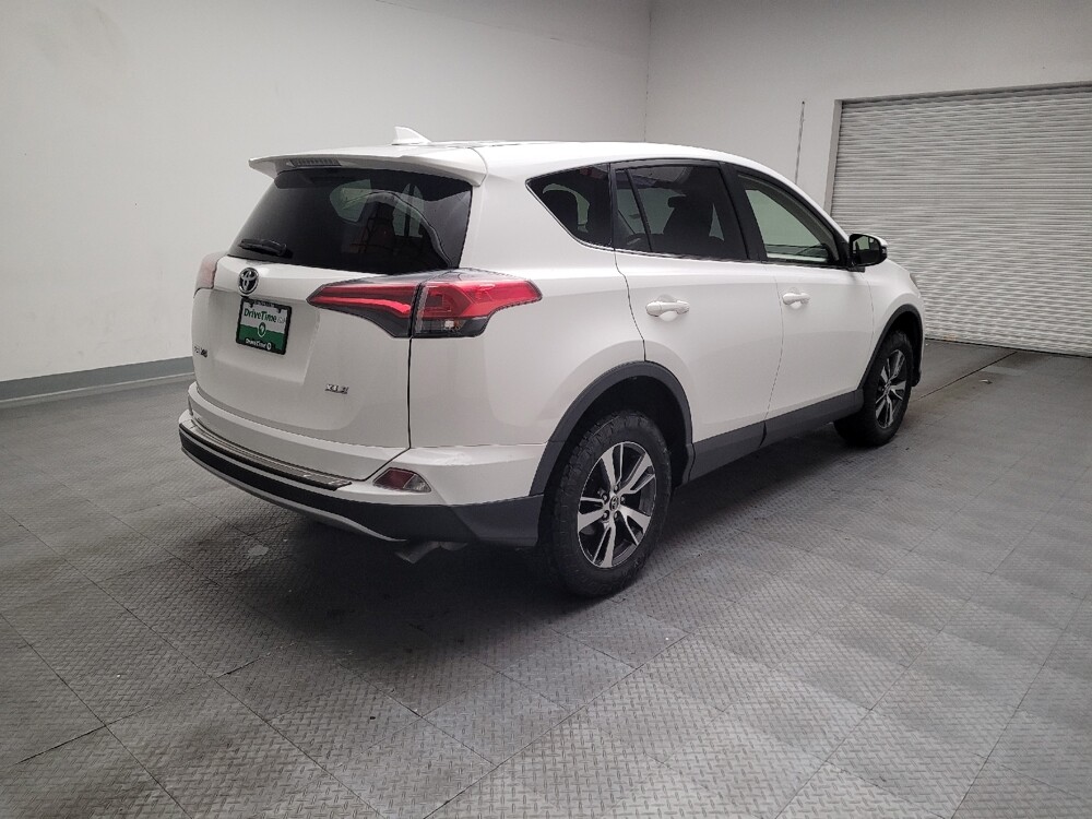 2018 Toyota RAV4 in Fresno, CA 93726 - 18124980 9