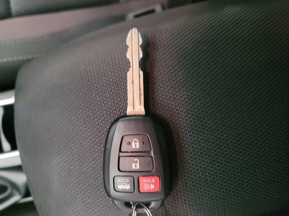 2017 Toyota Corolla in Torrance, CA 90504 - 18124983 32