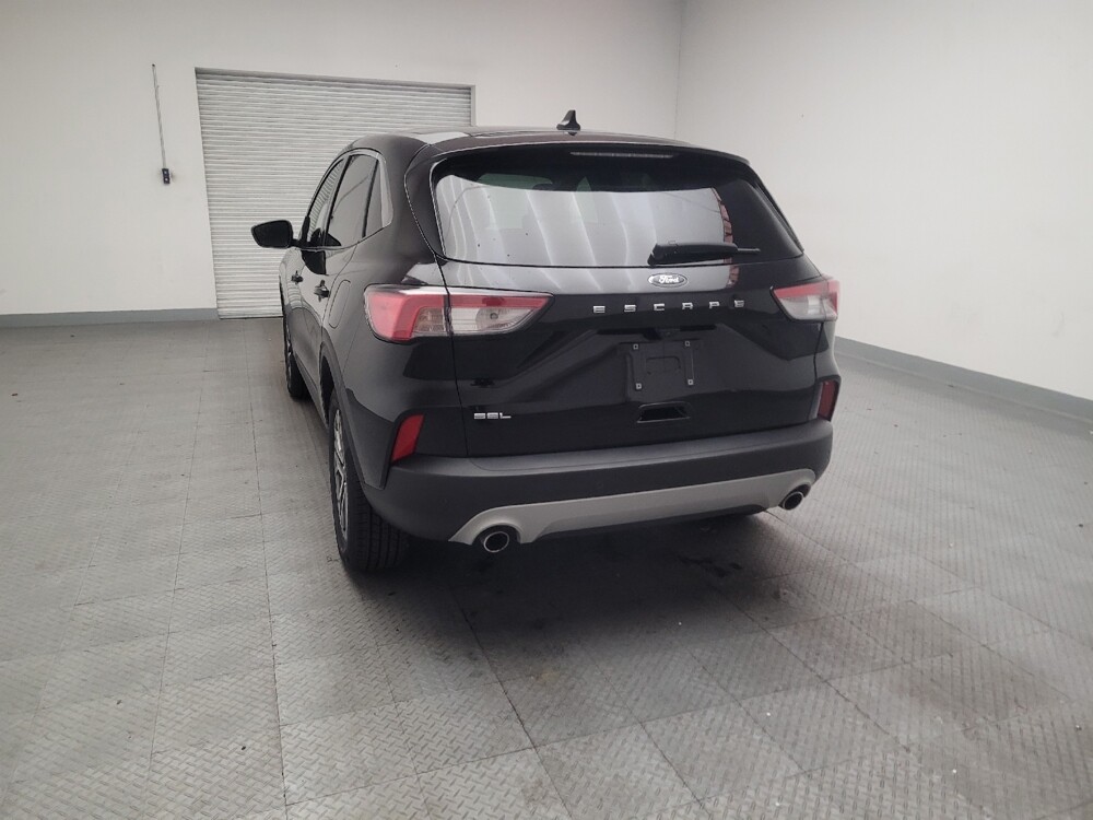 2022 Ford Escape in Fresno, CA 93726 - 18124985 6