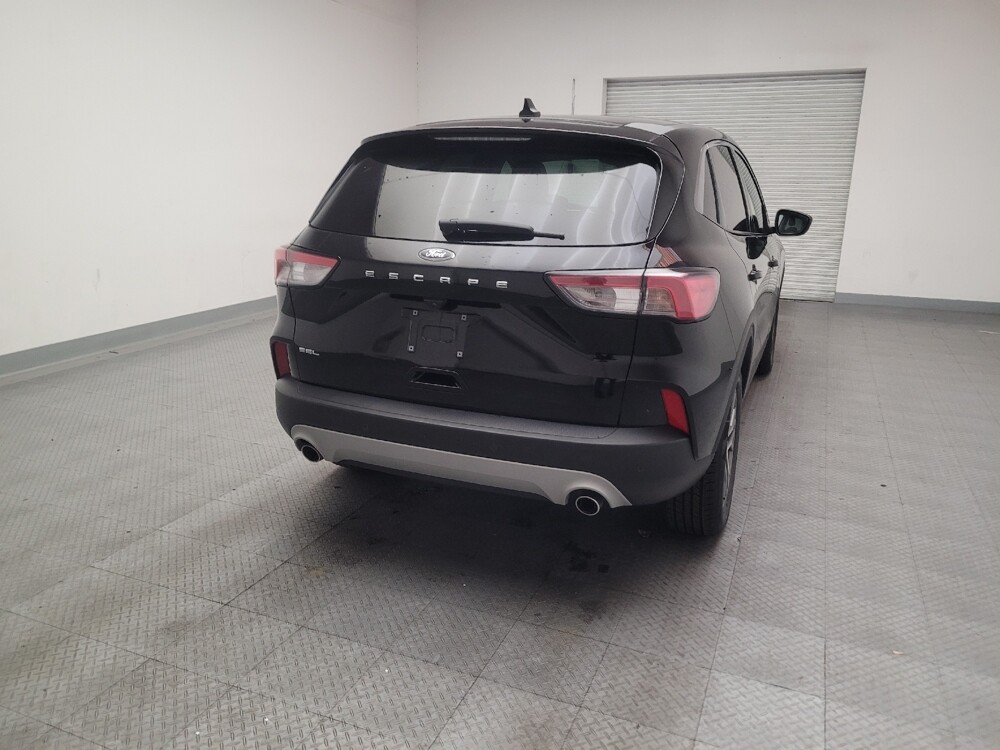 2022 Ford Escape in Fresno, CA 93726 - 18124985 7