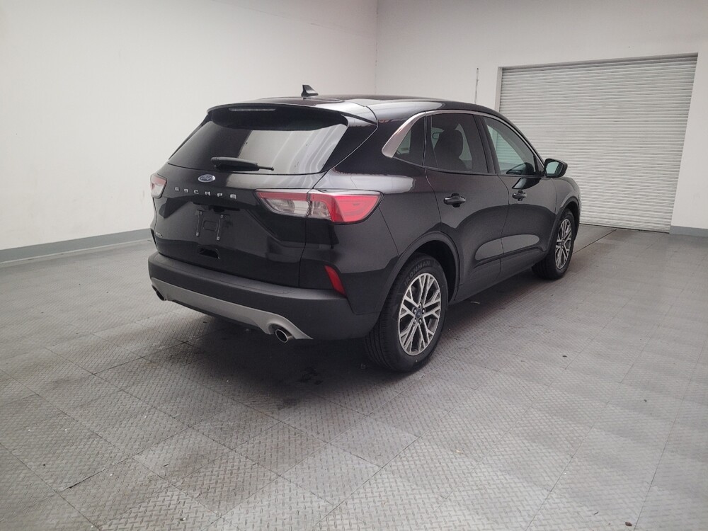 2022 Ford Escape in Fresno, CA 93726 - 18124985 9