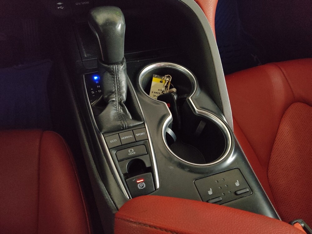 2018 Toyota Camry in Conyers, GA 30094 - 18124997 26